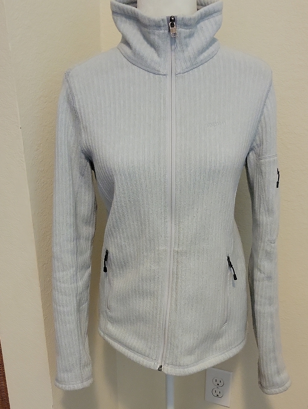 Patagonia Light Blue/Light Gray Ribbed Full-Zip Sweater Jacket...Medium